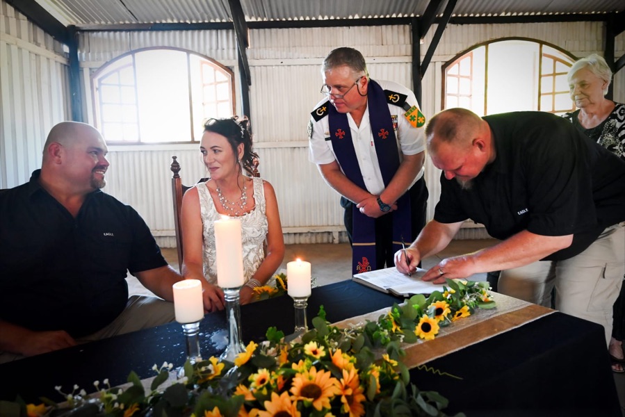 Wedding ceremony by Dr. Gerrit Rademeyer in Brenton-on-Sea